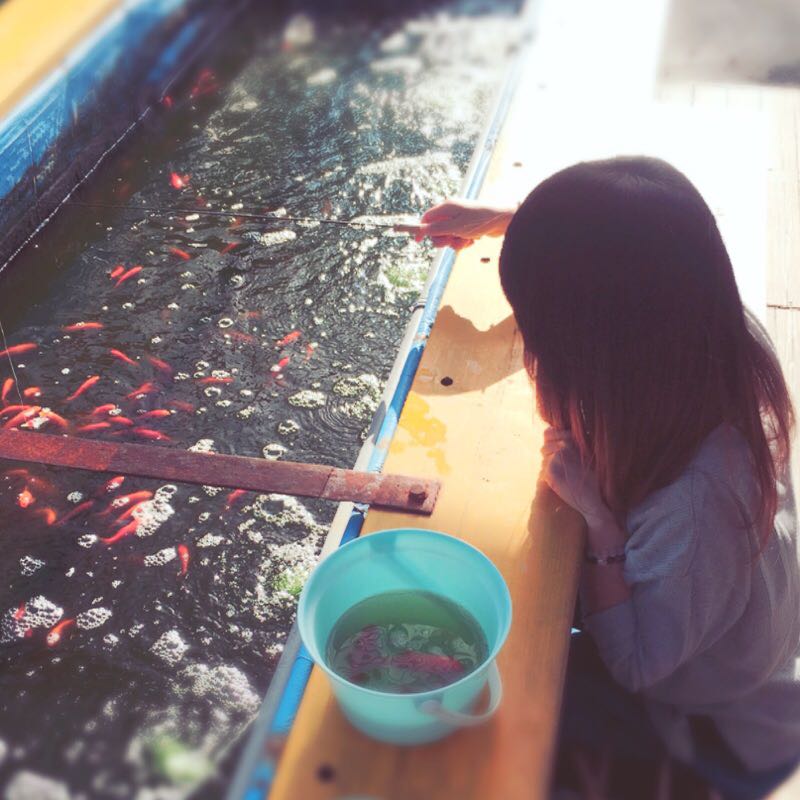 あやまる